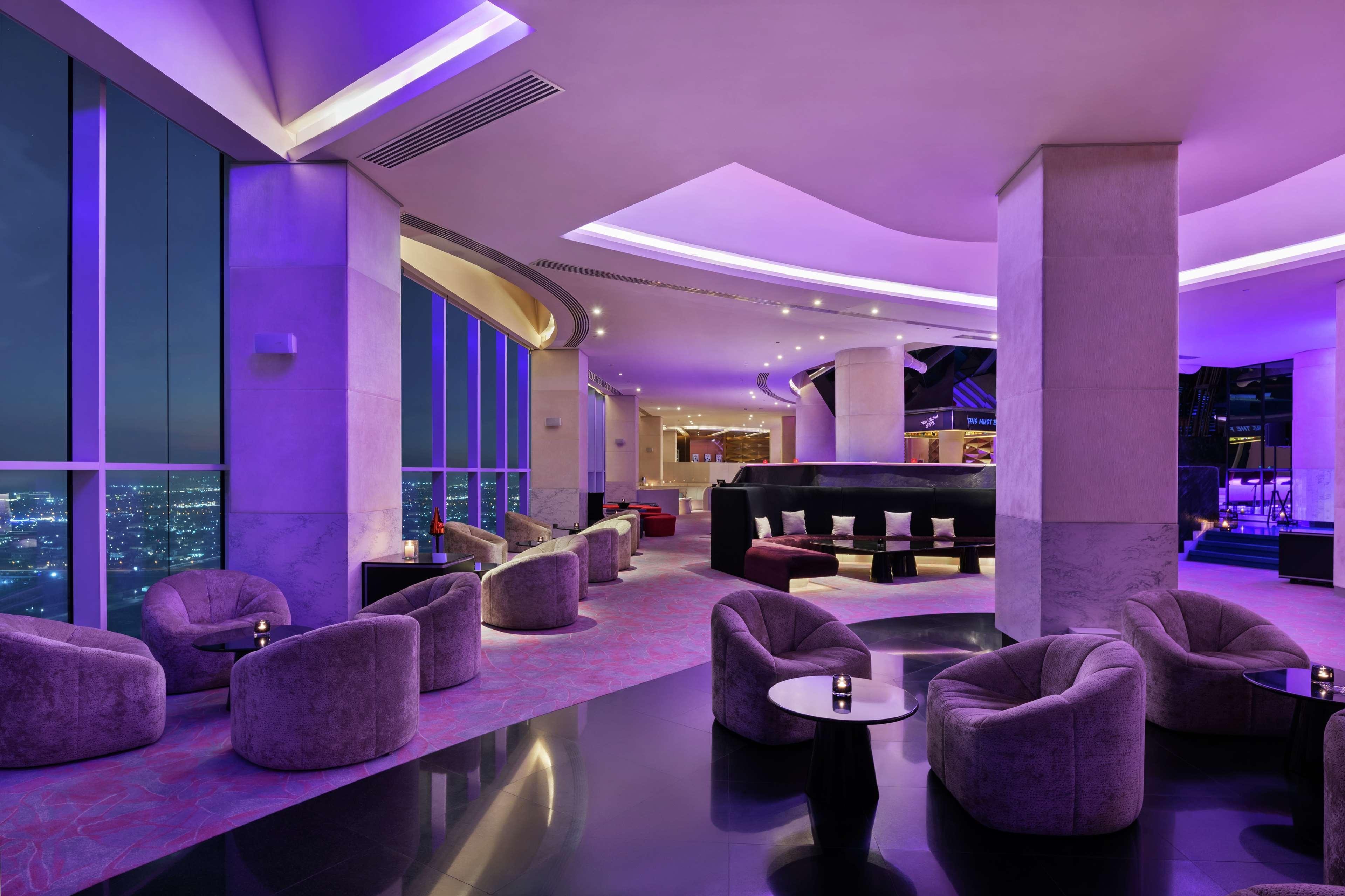 V Hotel Dubai, Curio Collection By Hilton Экстерьер фото The bar at the 39th floor