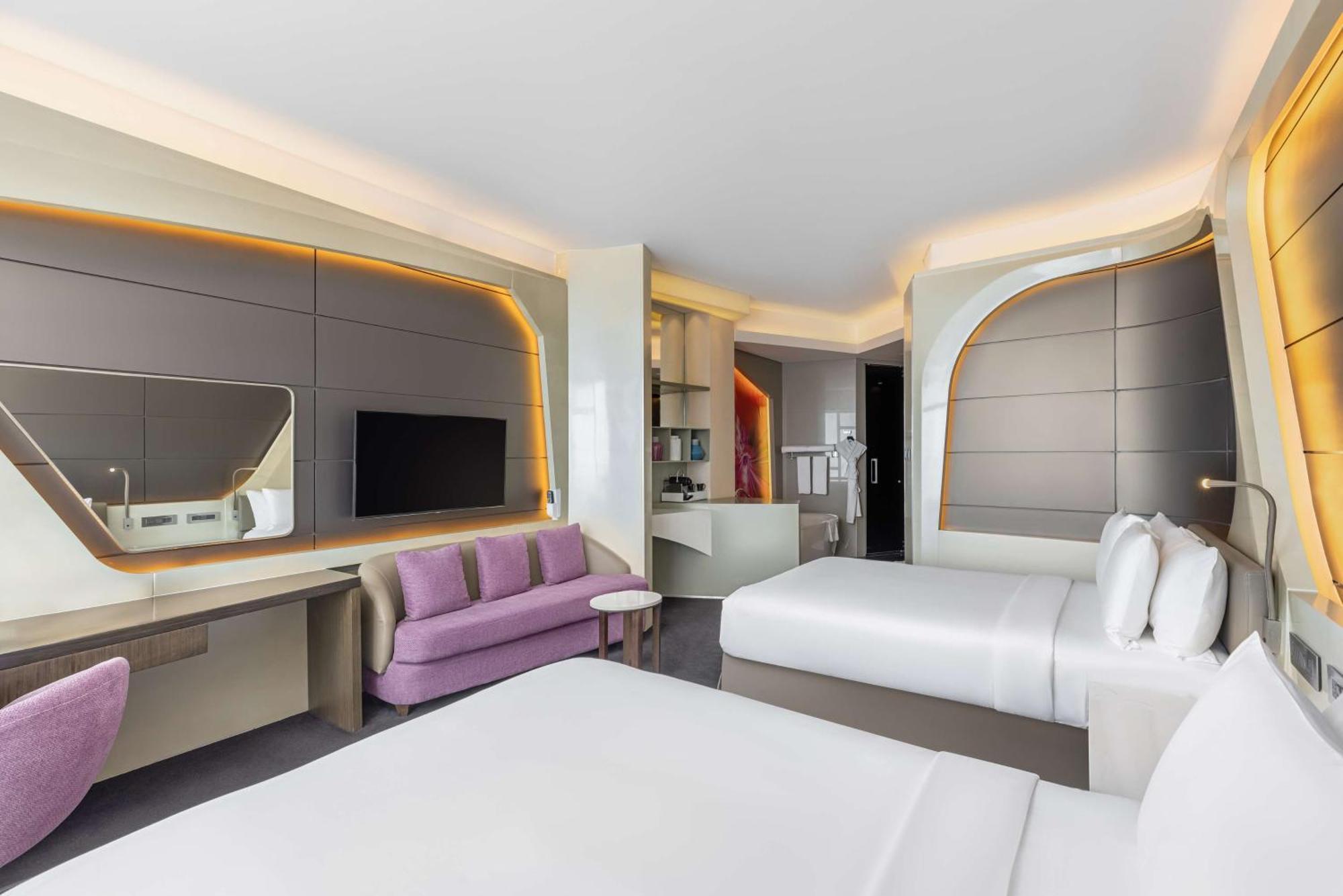 V Hotel Dubai, Curio Collection By Hilton Экстерьер фото Deluxe Room