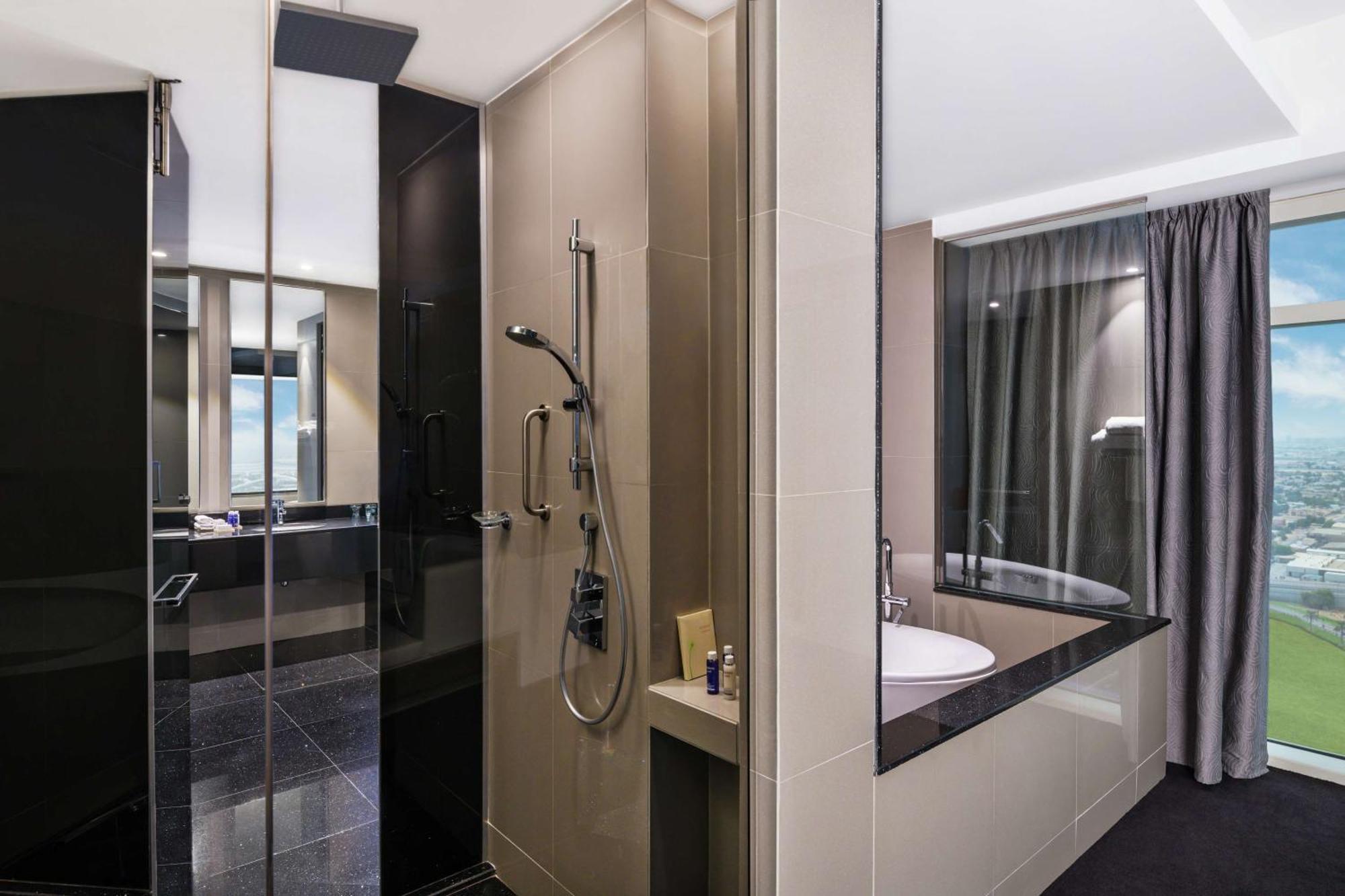 V Hotel Dubai, Curio Collection By Hilton Экстерьер фото Bathroom