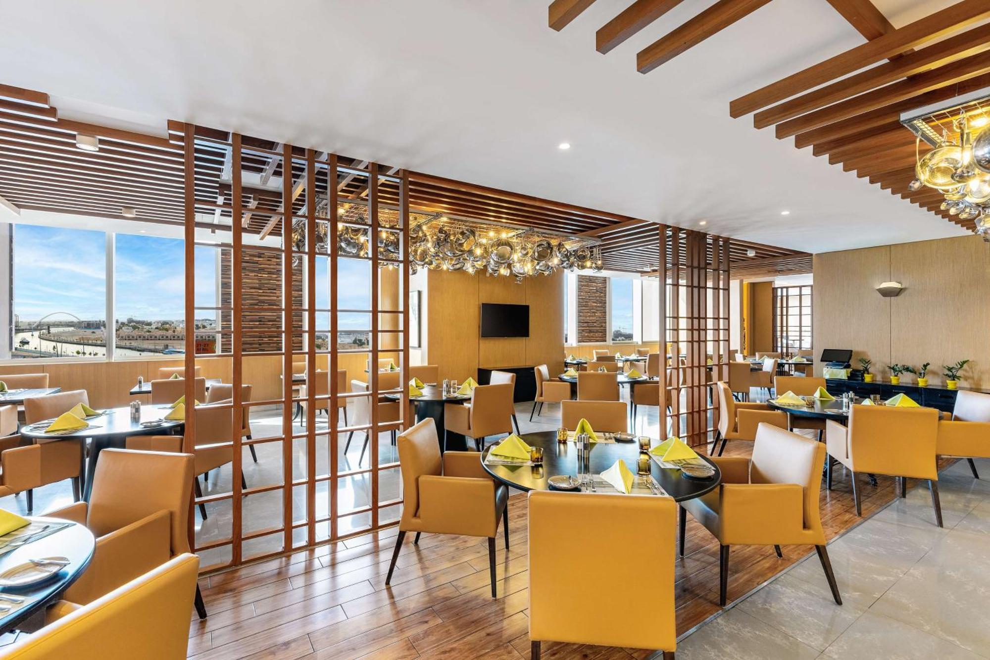 V Hotel Dubai, Curio Collection By Hilton Экстерьер фото The restaurant