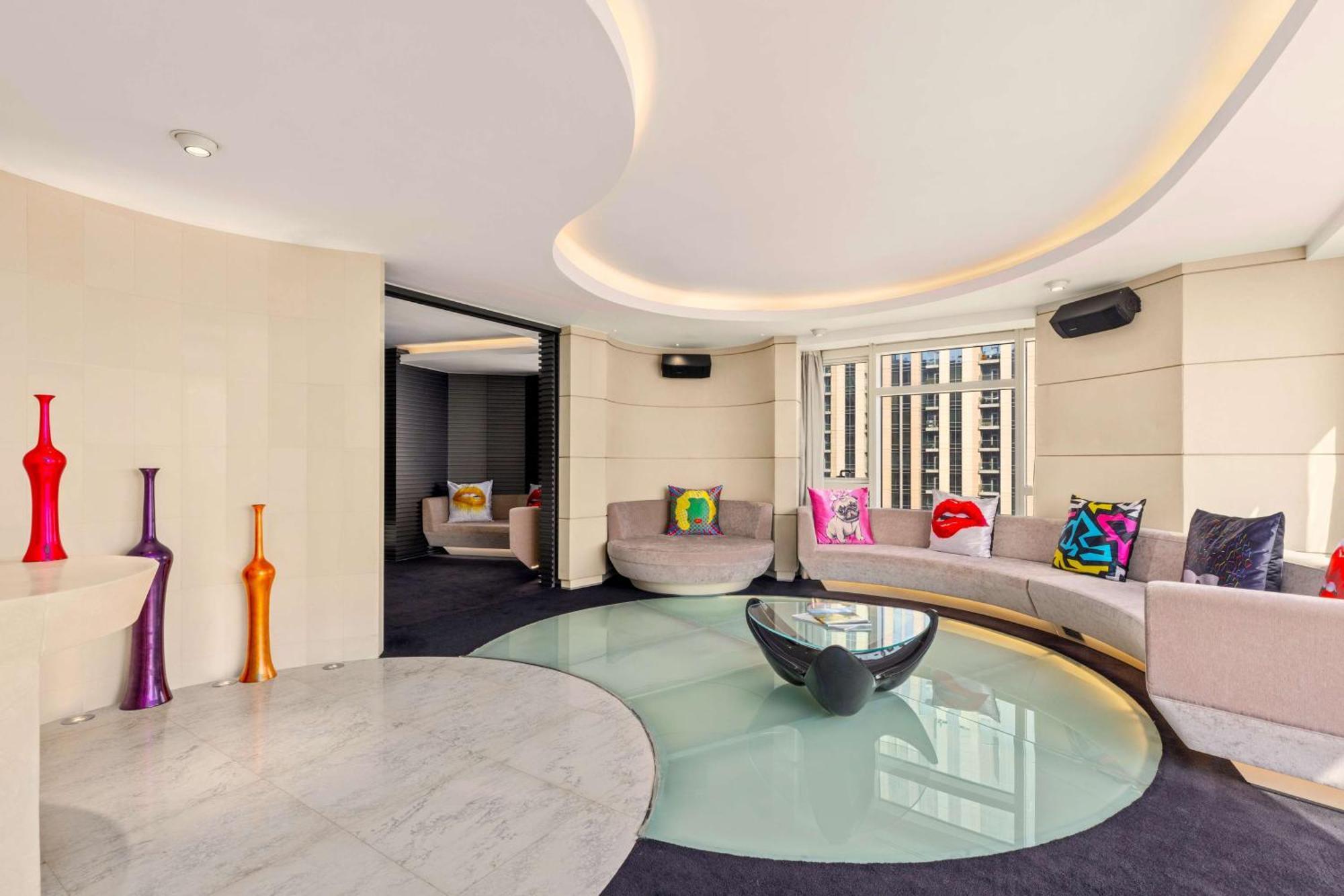 V Hotel Dubai, Curio Collection By Hilton Экстерьер фото